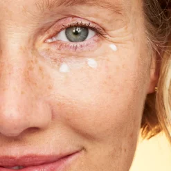 Clearance CONFIDENCE IN AN EYE Luminosidad|Arrugas