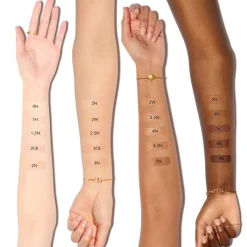 FOREVER HYDRA NUDEFondo de maquillaje acabado natural 24h hidratación 48h Fondo De Maquillaje