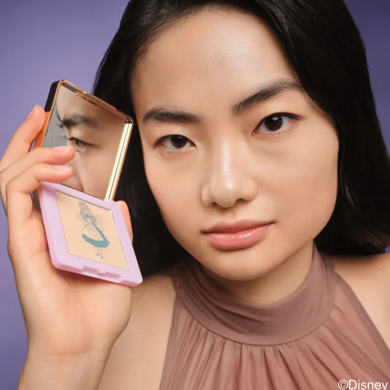 Clearance Disney Alice in Wonderland Luminizing Compact Powder Polvos|Iluminador & Corrector