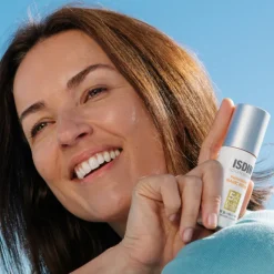 Clearance FOTOPROTECTOR FUSION WATER MAGIC REPAIR SPF50 Facial