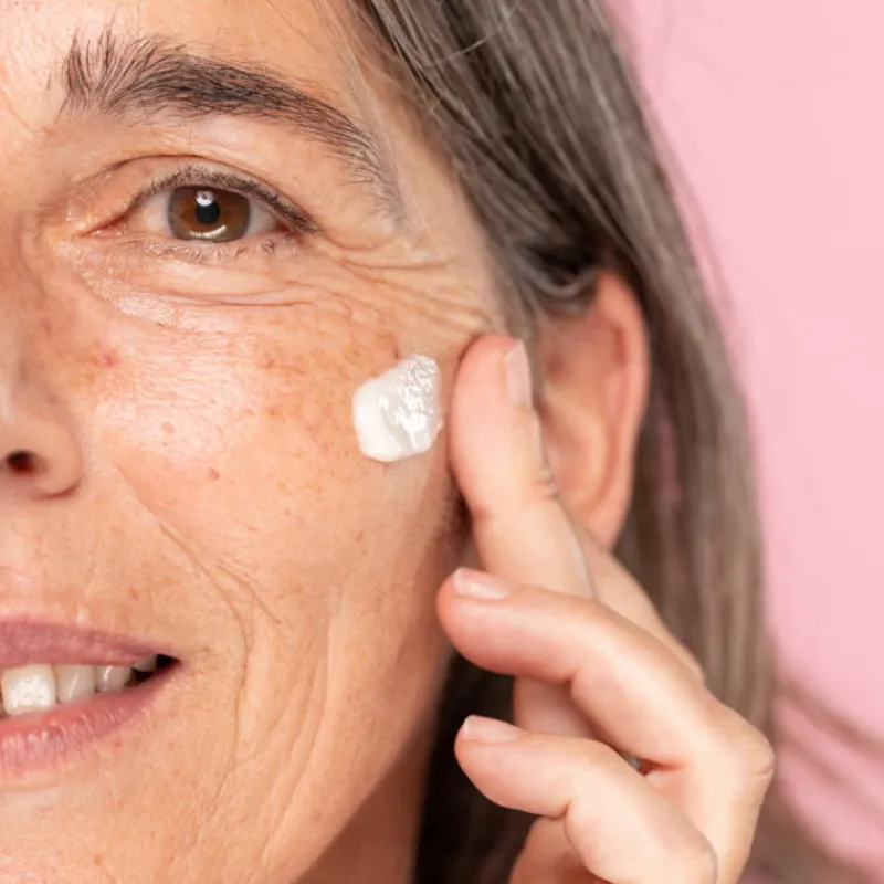 Hot Lotus Radiance Dark spot Treatment Luminosidad|Sensibilidad